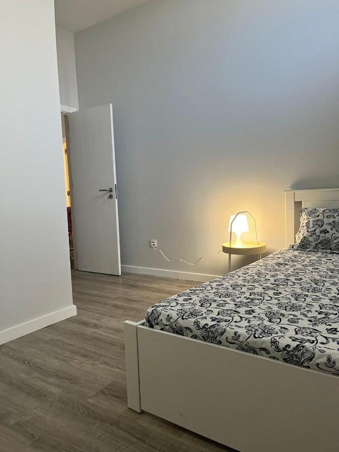 Zena Park Apartment โอดิเวลัส ภายนอก รูปภาพ