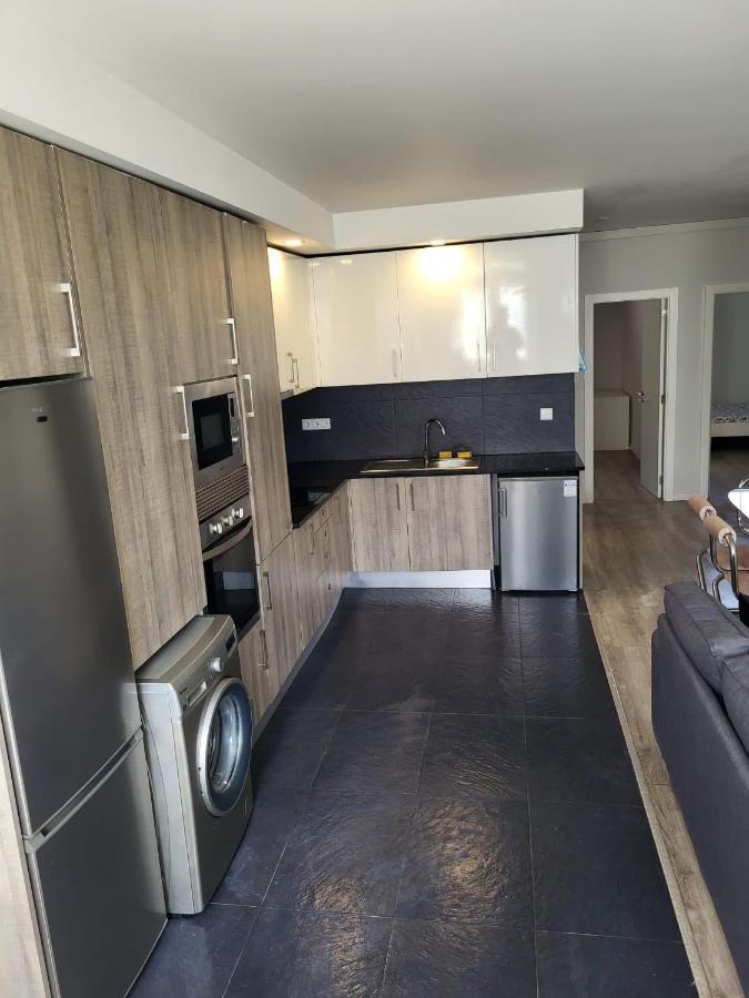 Zena Park Apartment โอดิเวลัส ภายนอก รูปภาพ
