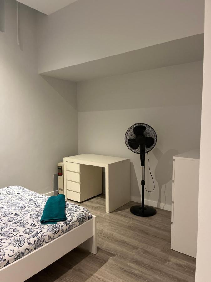 Zena Park Apartment โอดิเวลัส ภายนอก รูปภาพ