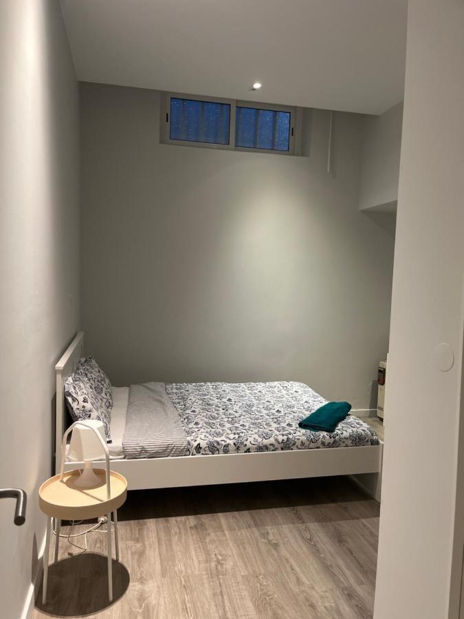 Zena Park Apartment โอดิเวลัส ภายนอก รูปภาพ